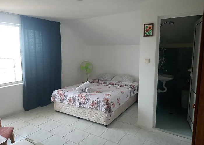 Despina Πανσιόν 3*