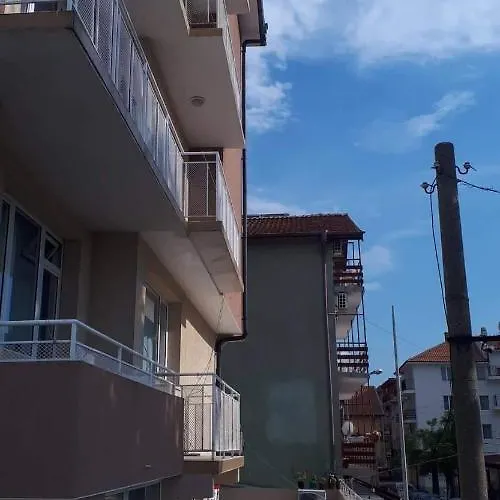 Despina Πανσιόν 3*